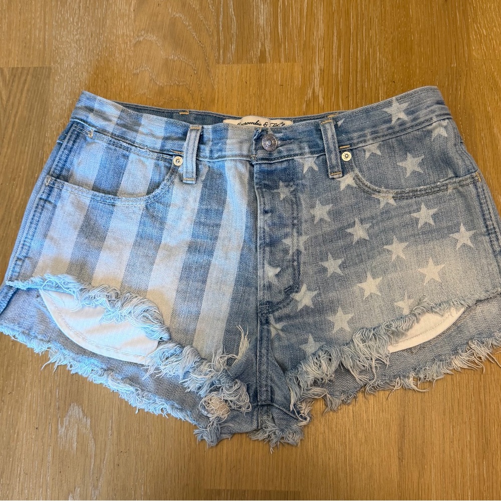 Abercrombie Festival Distressed Denim Shorts Size 2